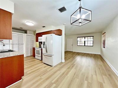 1351 W 34th St, Hialeah, Florida 33012, USA