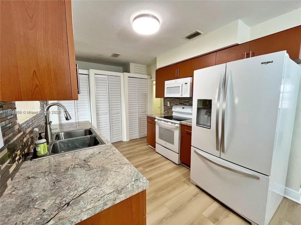 1351 W 34th St, Hialeah, فلوريدا 33012, الولايات المتحدة