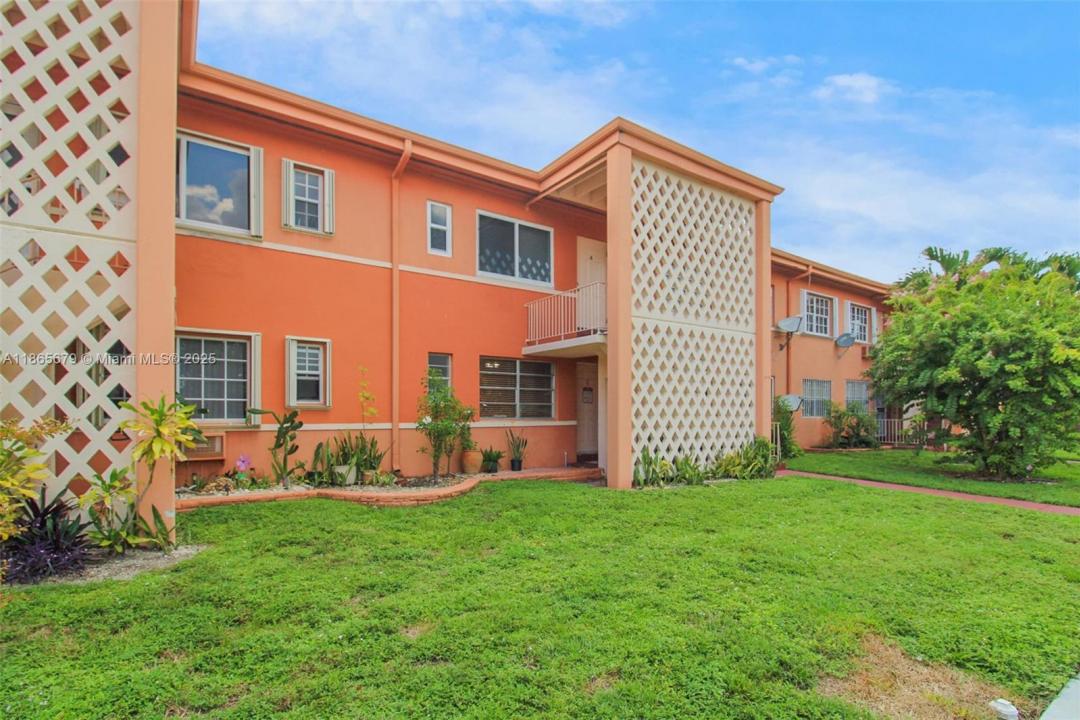3451 SW 11th St 8A, Miami, Florida 33135, Stati Uniti