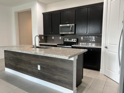 11539 SW 13th Dr 11539, Pembroke Pines, Florida 33025, USA