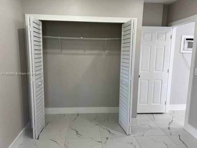 922 NW 2nd St 4, Miami, Florida 33128, HOA KỲ