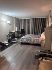 800 Parkview Dr 504, Hallandale Beach, Florida 33009, USA