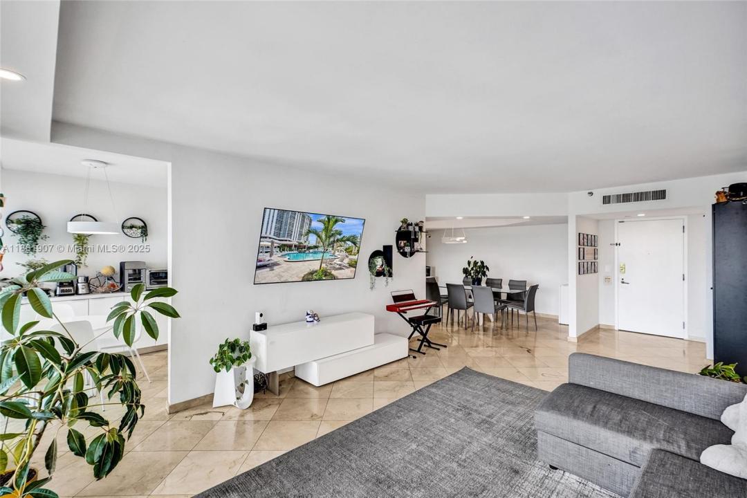 19707 Turnberry Way 17L, Aventura, 佛罗里达州 33180, 美国