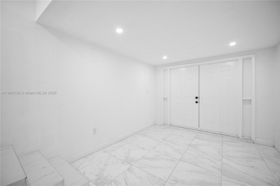 411 SW 34th Ave 2, Miami, フロリダ 33135, アメリカ合衆国