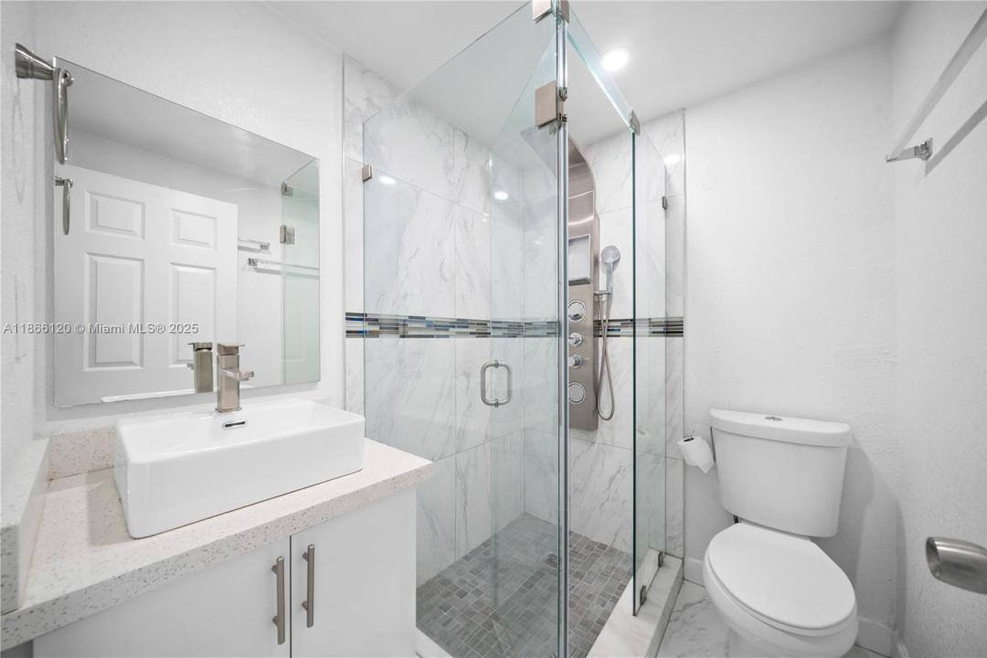 411 SW 34th Ave 2, Miami, フロリダ 33135, アメリカ合衆国