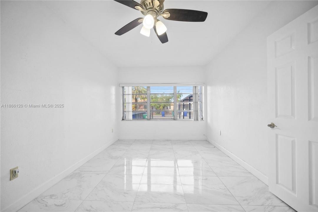 411 SW 34th Ave 2, Miami, フロリダ 33135, アメリカ合衆国