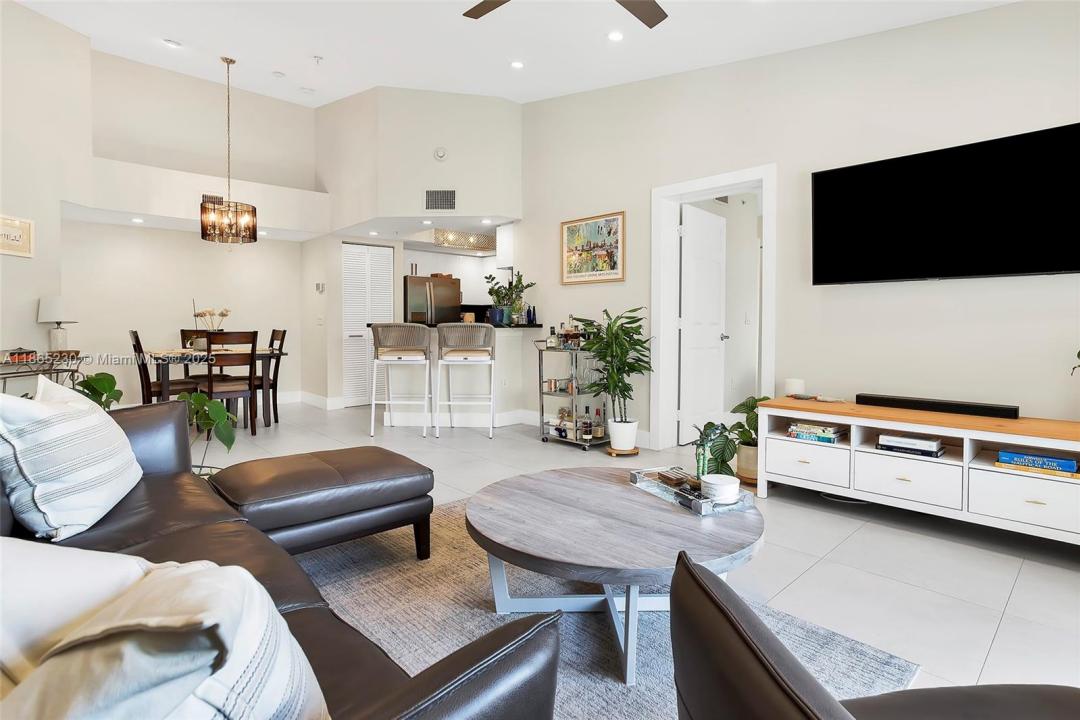 2009 SE 10th Ave 322, Fort Lauderdale, Florida 33316