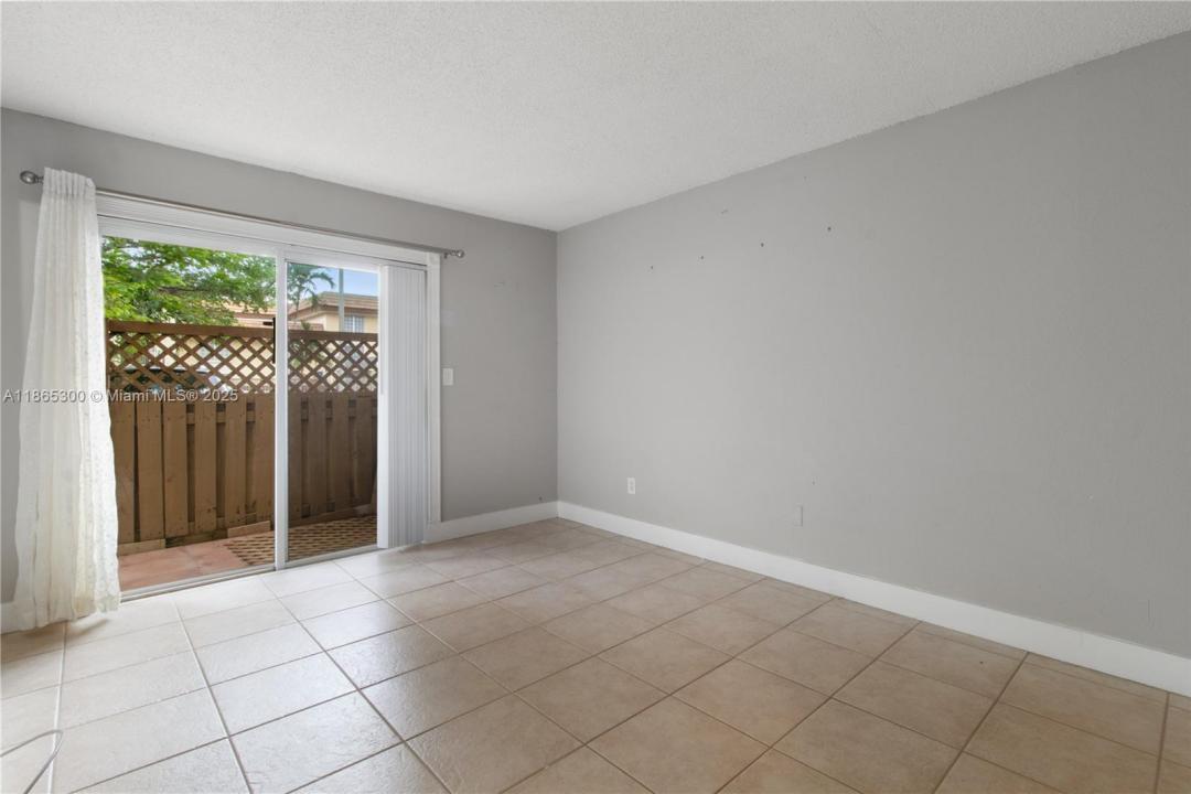 8600 SW 109th Ave 4-107, Miami, Florida 33173, Stati Uniti