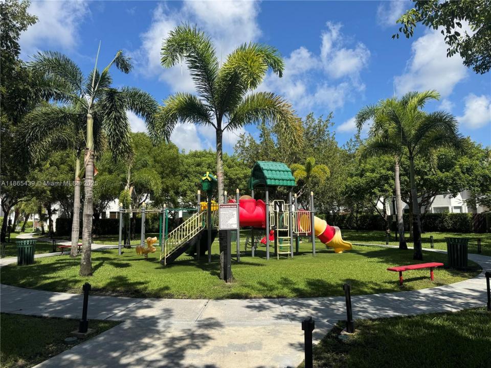 11482 NW 69th Ter, Doral, Florida 33178