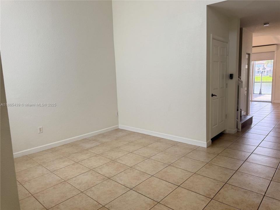 11482 NW 69th Ter, Doral, Florida 33178