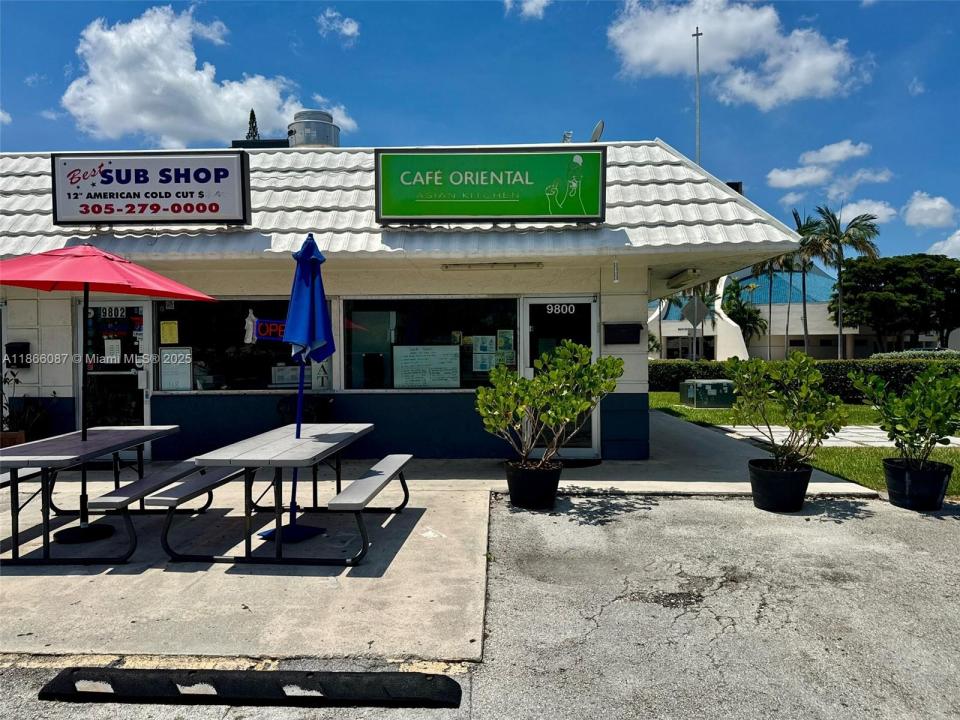 Asian Restaurant With Terrace For Sale Near Dadeland Mall, Kendall, Florida 33156, USA