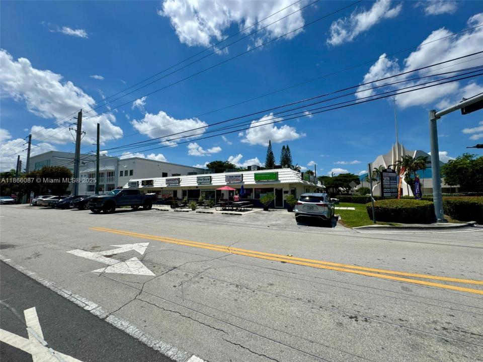 Asian Restaurant With Terrace For Sale Near Dadeland Mall, Kendall, Florida 33156, USA