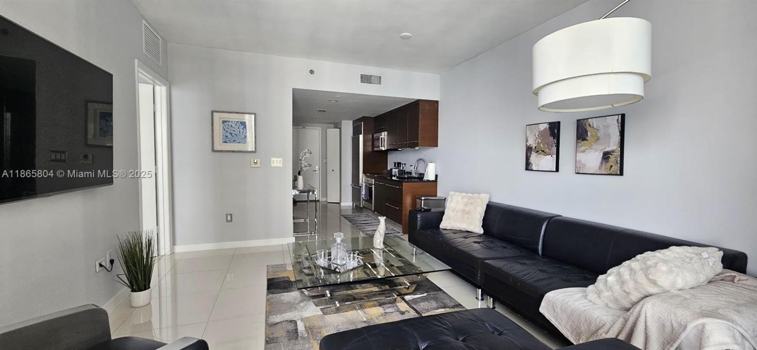 495 BRICKELL Ave 3308, Miami, Florida 33131, Stati Uniti