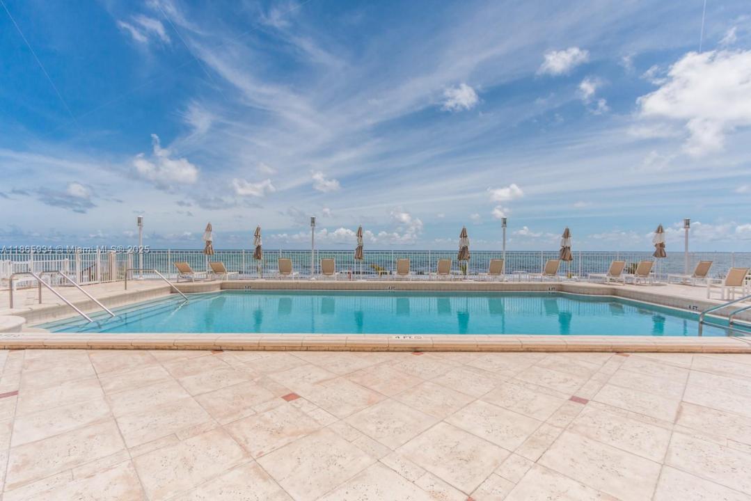 1200 S Ocean Blvd 17F, Boca Raton, Floryda 33432, USA