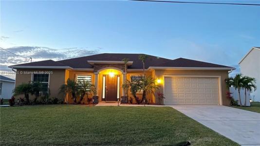 6215 NW West Deville Circle, Port St. Lucie, Florida 34986, USA