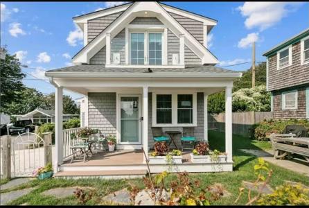 21 Warren Avenue 21, Middletown, RI 02842, USA