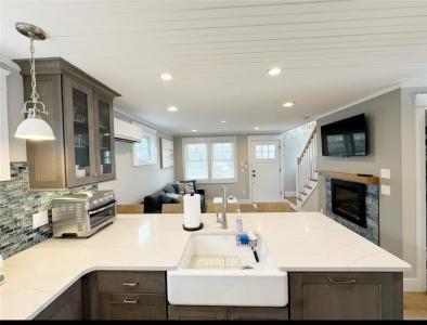 21 Warren Avenue 21, Middletown, Rhode Island 02842