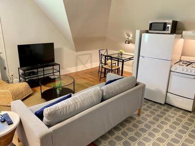 96 Rhode Island Avenue 6, Newport, Rhode Island 02840
