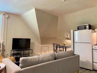 96 Rhode Island Avenue 6, Newport, Rhode Island 02840