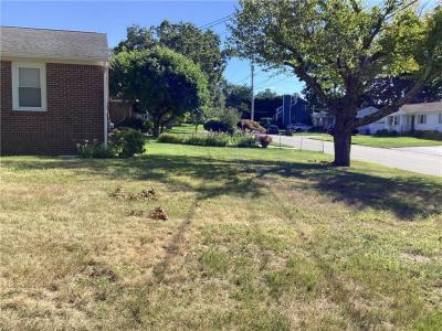25 Fernbrook Drive, Cranston, Rhode Island 02920, USA