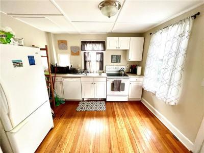327 Spring Street 2, Newport, ロードアイランド 02840, アメリカ合衆国