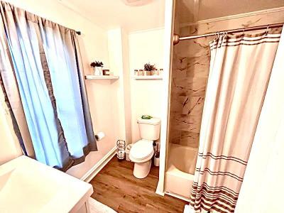 327 Spring Street 2, Newport, ロードアイランド 02840, アメリカ合衆国
