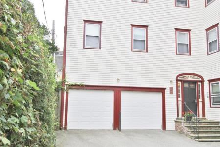 31 Franklin Street 2, Newport, Rhode Island 02840, USA