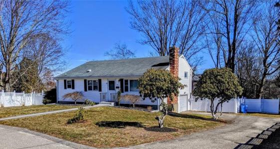 5 Restmere Terrace, Middletown, RI 02842, USA