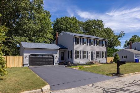 4 Meggan Court, West Warwick, Rhode Island 02893, Estados Unidos