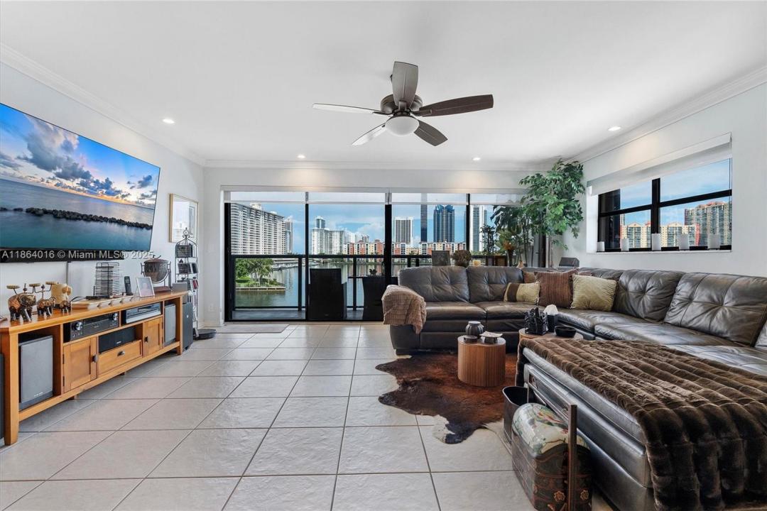4000 NE 168th St PH5A, North Miami Beach, Florida 33160