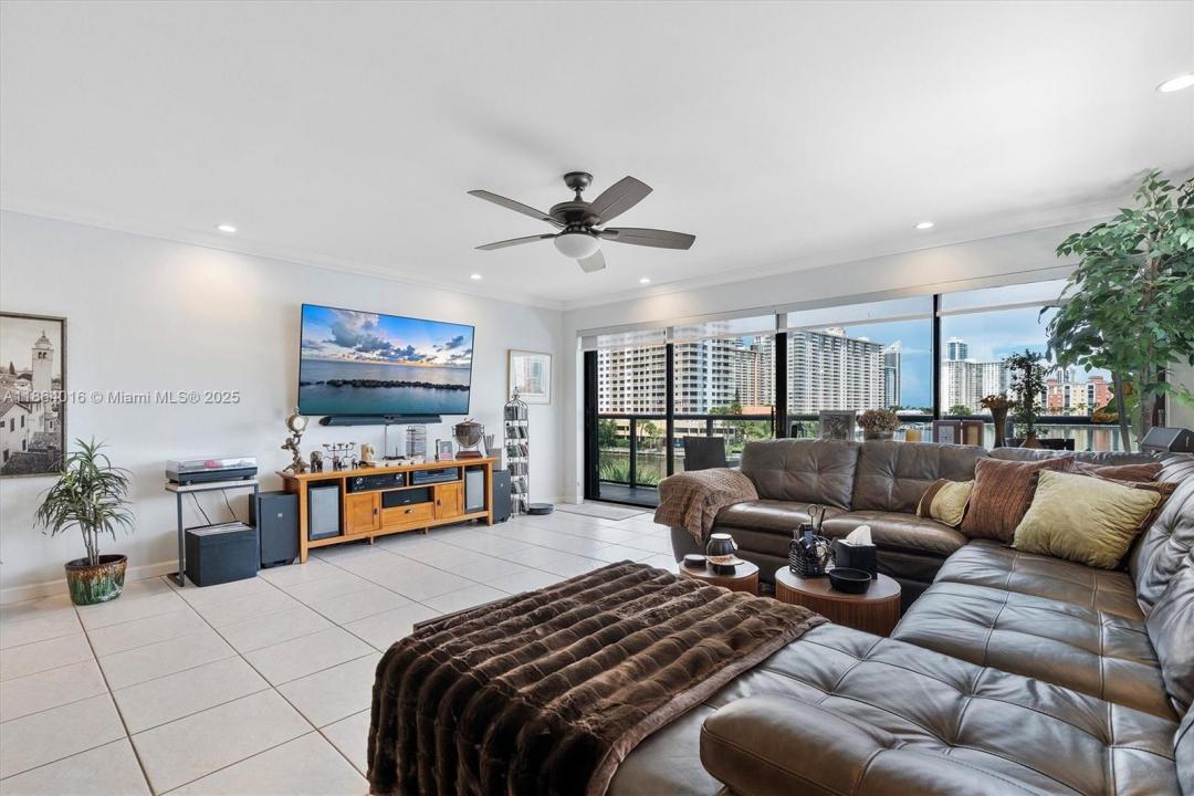 4000 NE 168th St PH5A, North Miami Beach, Florida 33160