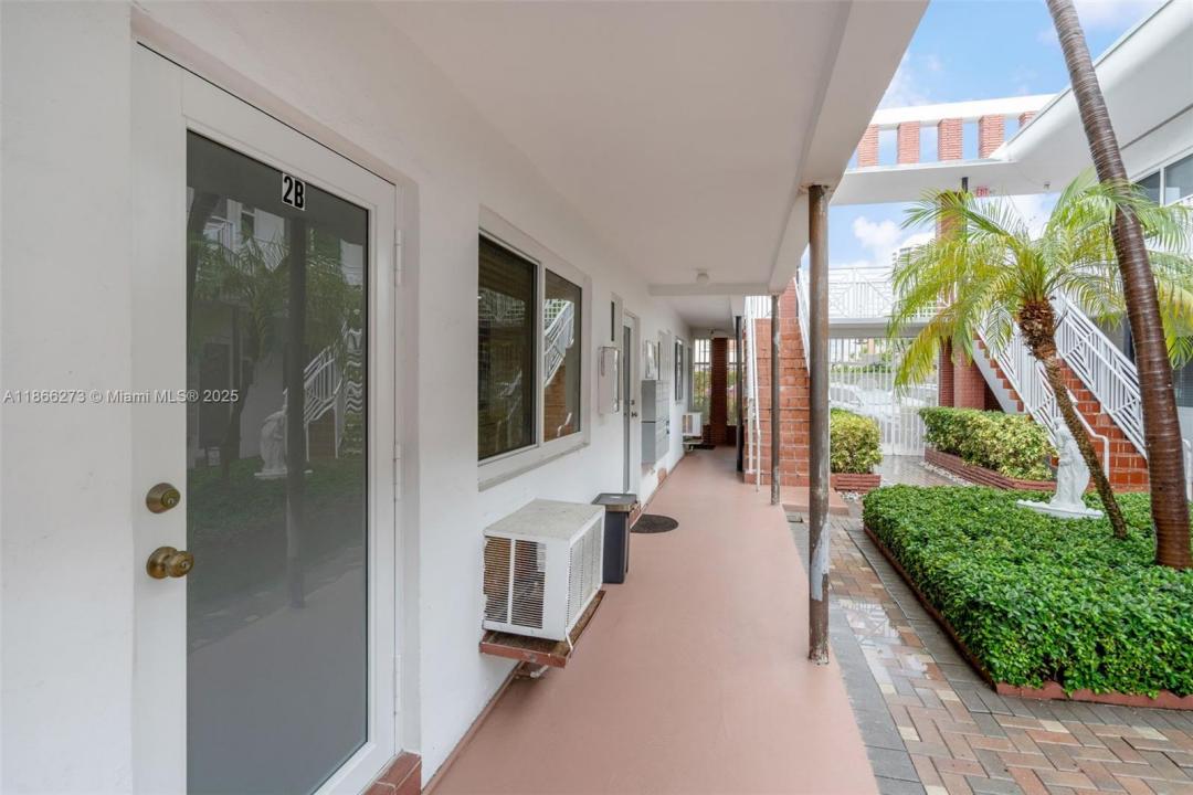 7424 Byron Ave 2B, Miami Beach, Florida 33141