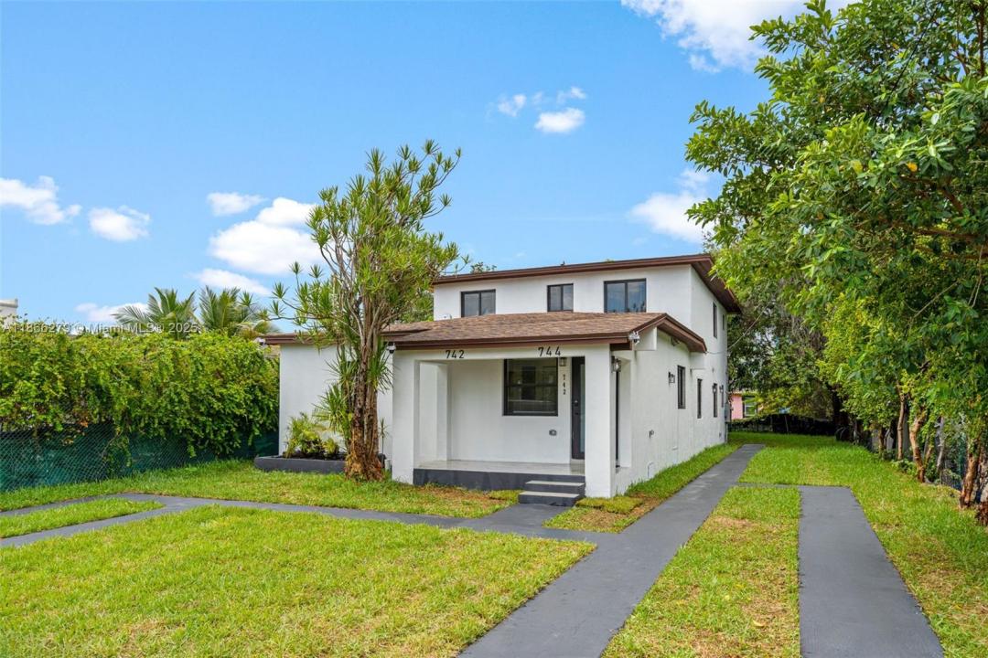742 NW 70th St, Miami, Florida 33150, USA