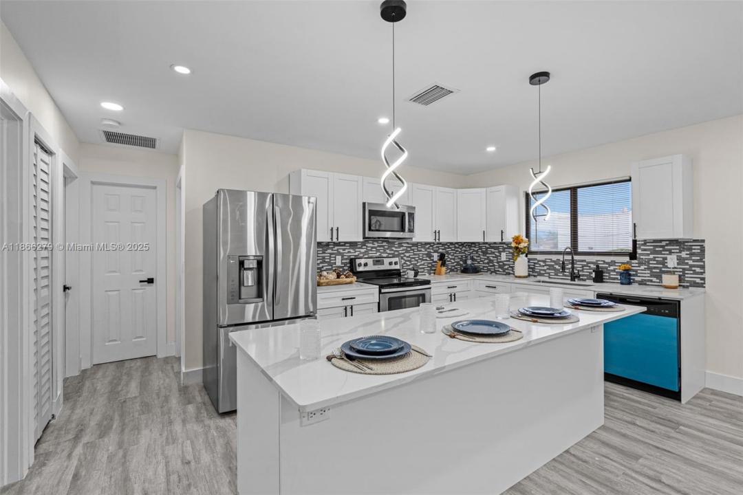 742 NW 70th St, Miami, Florida 33150, USA
