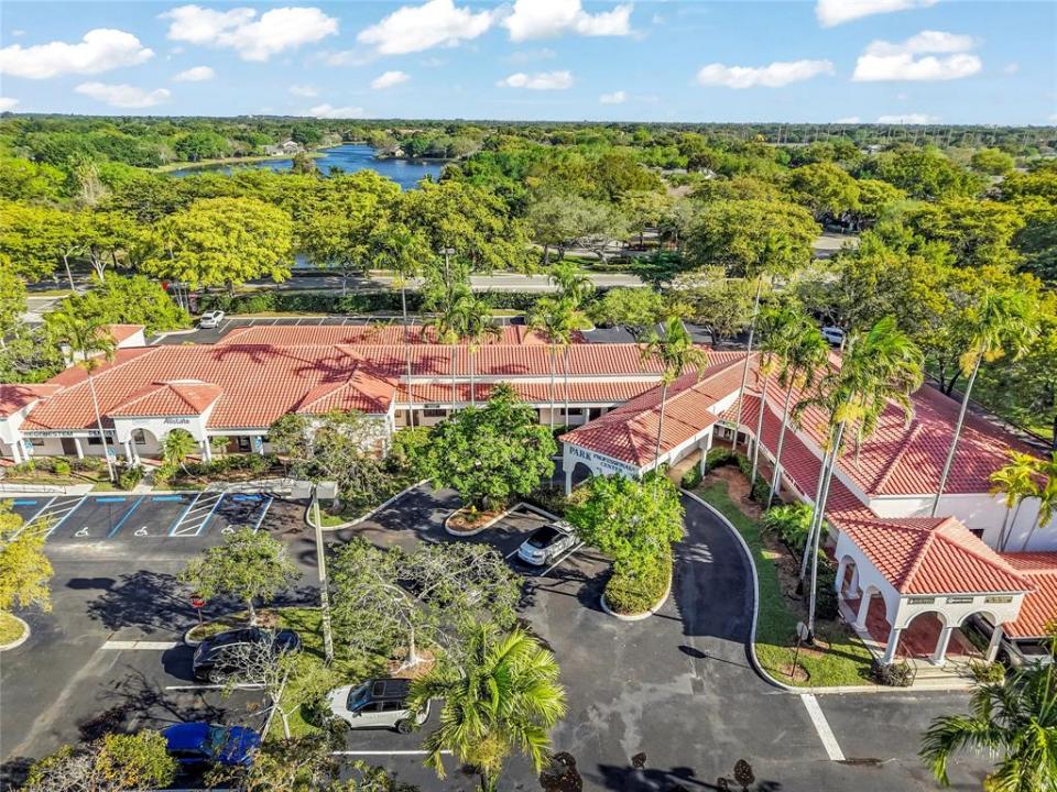 9633 W Broward Blvd, Plantation, פלורידה 33324, ארצות הברית של אמריקה