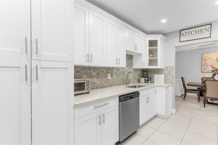 3811 NW 28th St, Lauderdale Lakes, Florida 33311