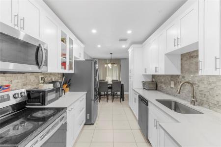 3811 NW 28th St, Lauderdale Lakes, Florida 33311