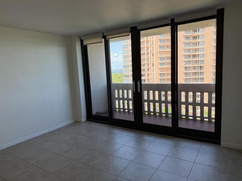 90 Edgewater Drive 1218, Gables Waterway Towe, Coral Gables, Florida 33133, Estados Unidos