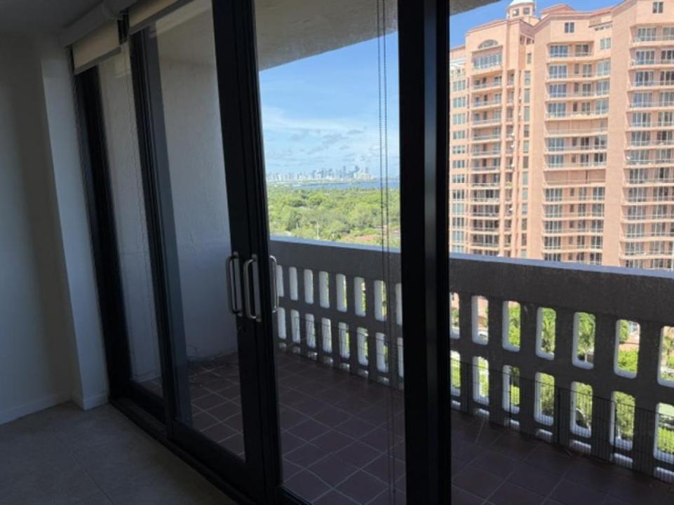 90 Edgewater Drive 1218, Gables Waterway Towe, Coral Gables, Florida 33133, Estados Unidos