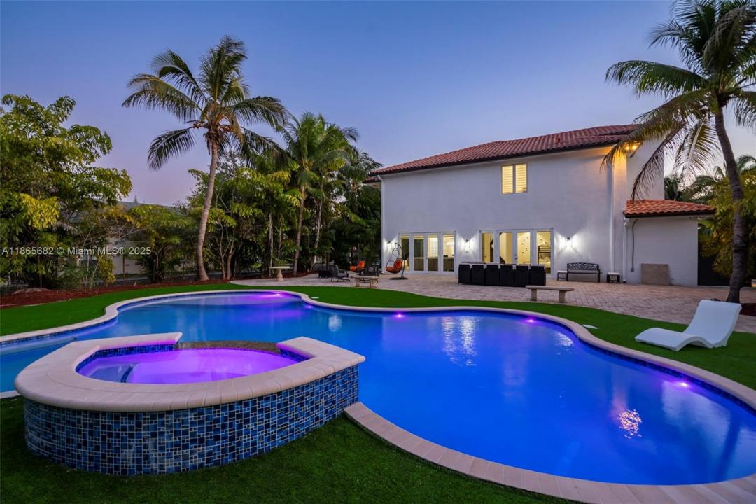112 NW 14th Way, Dania Beach, Florida 33004