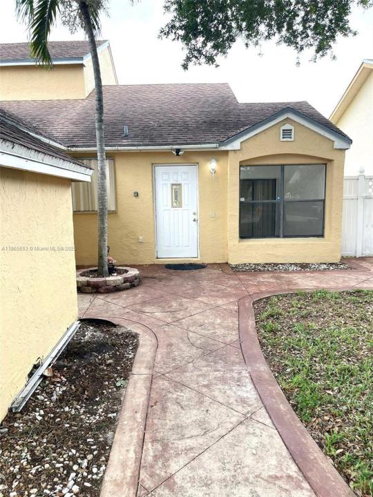 7941 NW 50th St, Lauderhill, Florida 33351