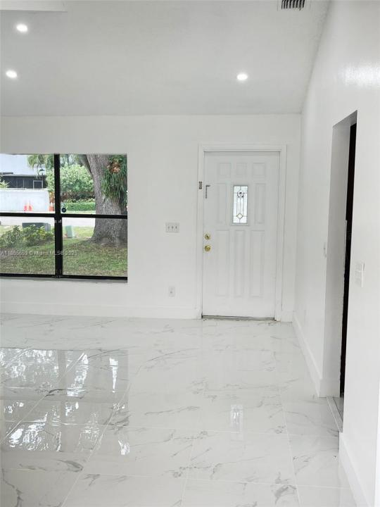 7941 NW 50th St, Lauderhill, Florida 33351