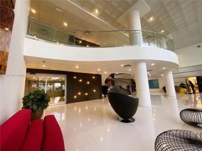 5701 Collins Ave 1201, Miami Beach, Florida 33140, USA