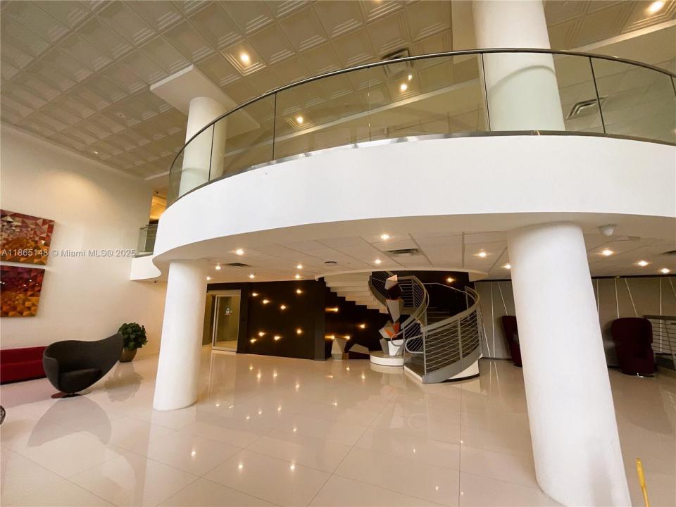 5701 Collins Ave 1201, Miami Beach, Флорида 33140, Соединенные Штаты