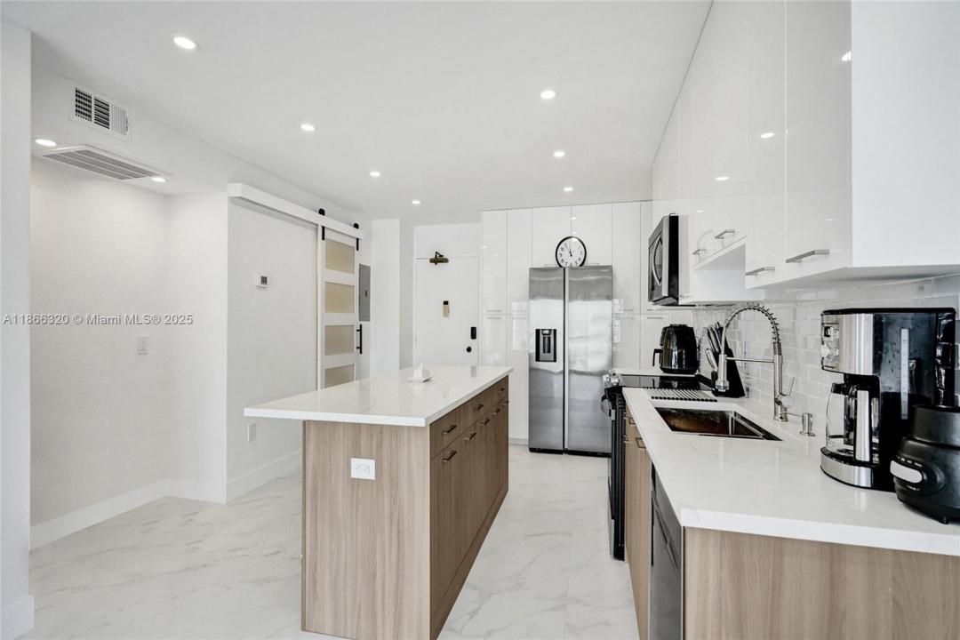 1985 S Ocean Dr PHK, Hallandale Beach, Florida 33009