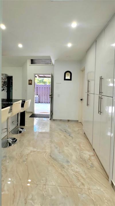 620 Briarwood Cir, Hollywood, Florida 33024