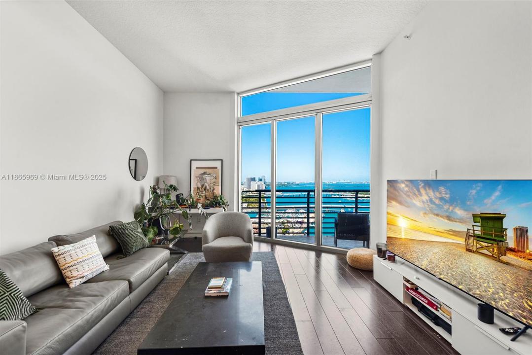 335 S Biscayne Blvd UPH-10, Miami, フロリダ 33131, アメリカ合衆国