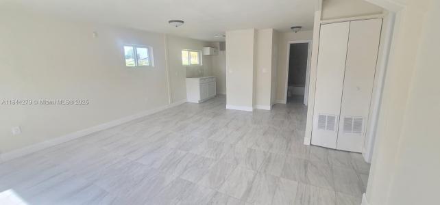 18250 NW 23rd Ave, Miami Gardens, Florida 33056, USA