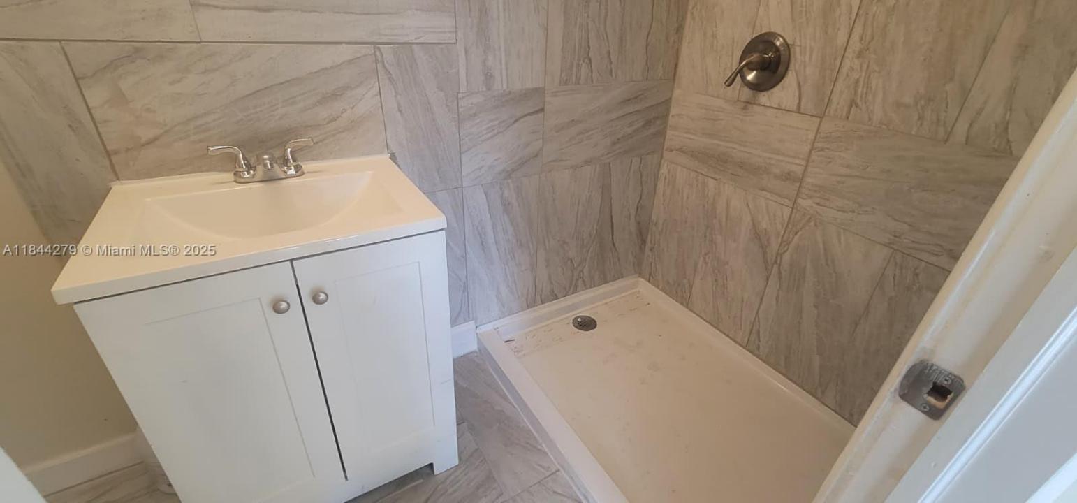 18250 NW 23rd Ave, Miami Gardens, Florida 33056