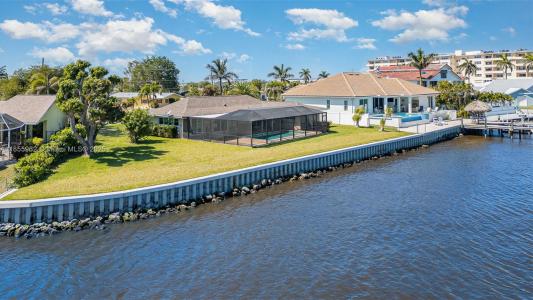 1750 Sandy Circle, Cape Coral, Florida 33904, USA